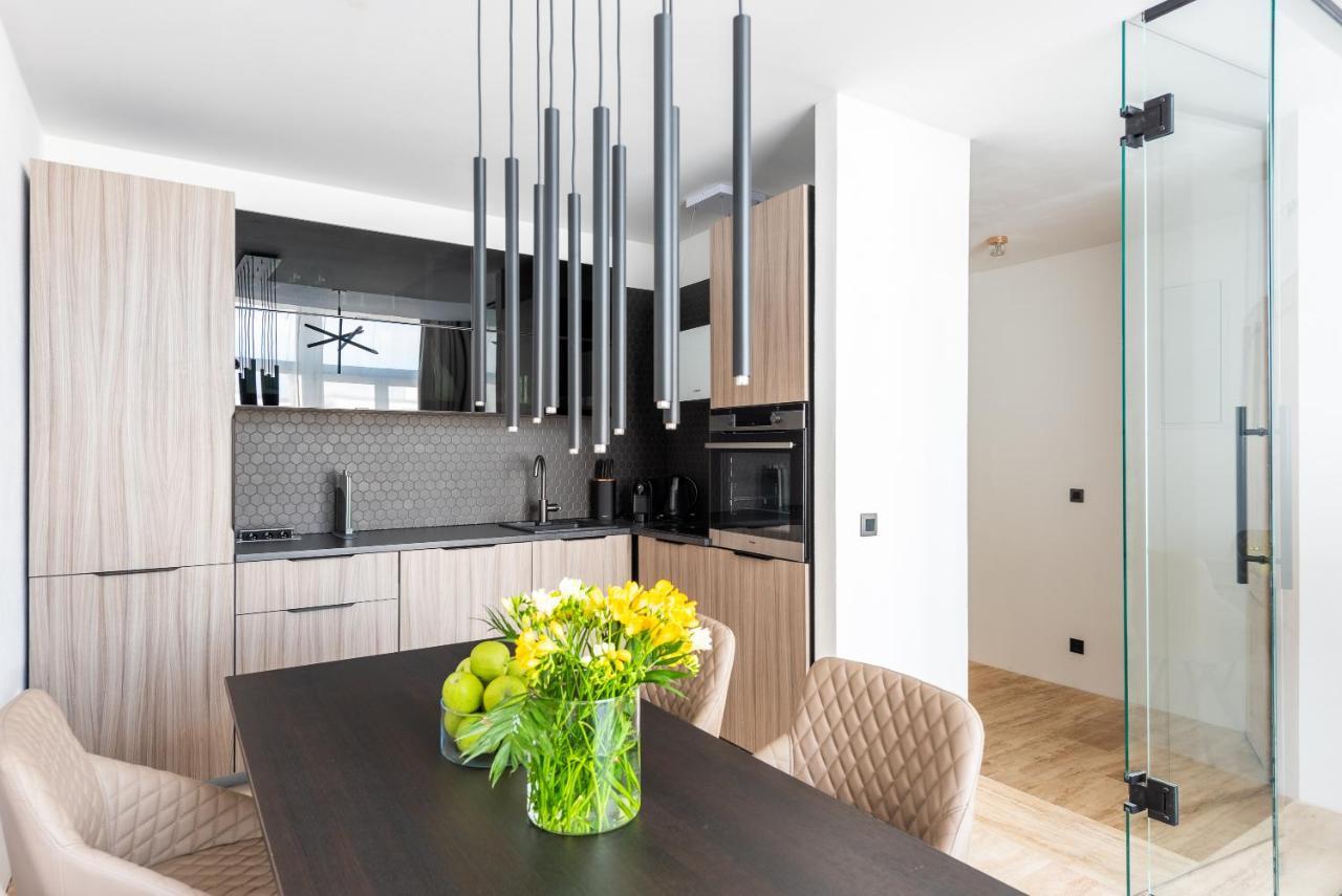 Luxury Apartment With A Balcony And A Terrace Praga Zewnętrze zdjęcie
