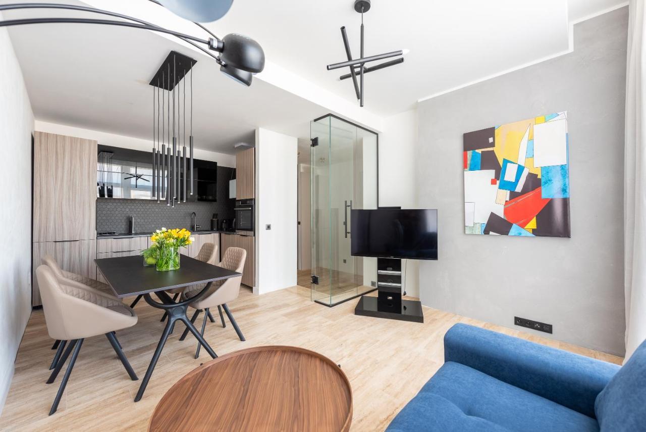 Luxury Apartment With A Balcony And A Terrace Praga Zewnętrze zdjęcie